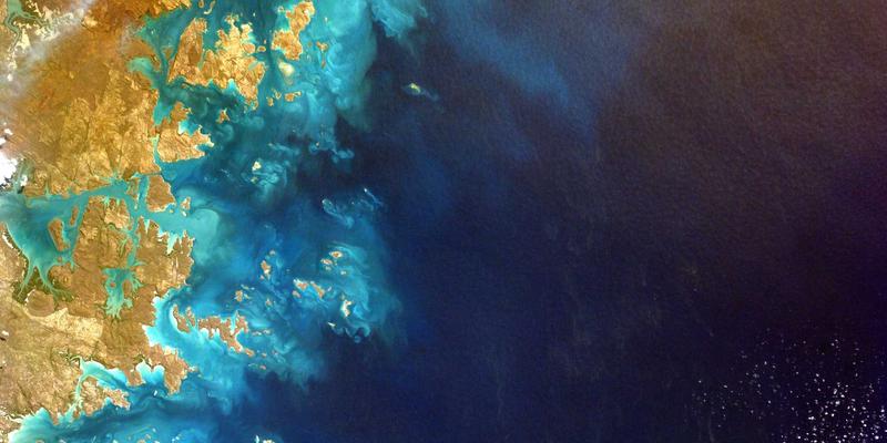 科技指南：微单相机从入门到精通的全流程教学与电脑推荐